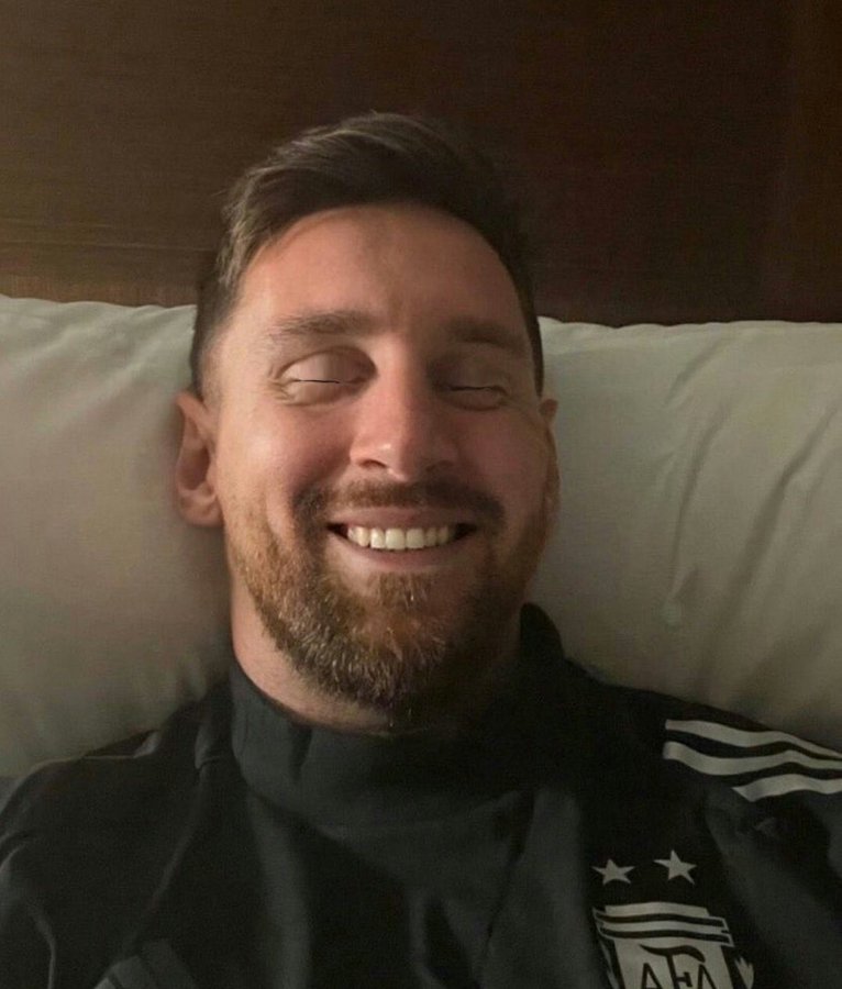 ayer me fui a dormir así sabiendo que estoy solo y nadie me gorrea