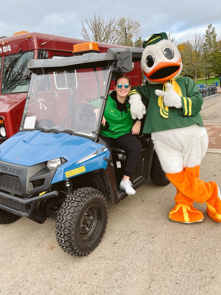 LiveTheSoto's tweet photo. Puddles and our residents are ready for game day! #livethesoto #thesotolife #uohousing #goducks #scoducks https://t.co/dlaXMPRJee