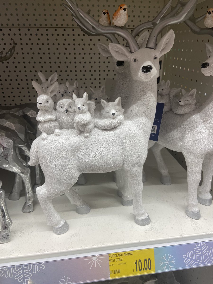 ANNADM's tweet photo. @BnMstores have you actually turned this beauty over? #Christmas #christmasdecorations #bnm https://t.co/vCRVUhP5Tn