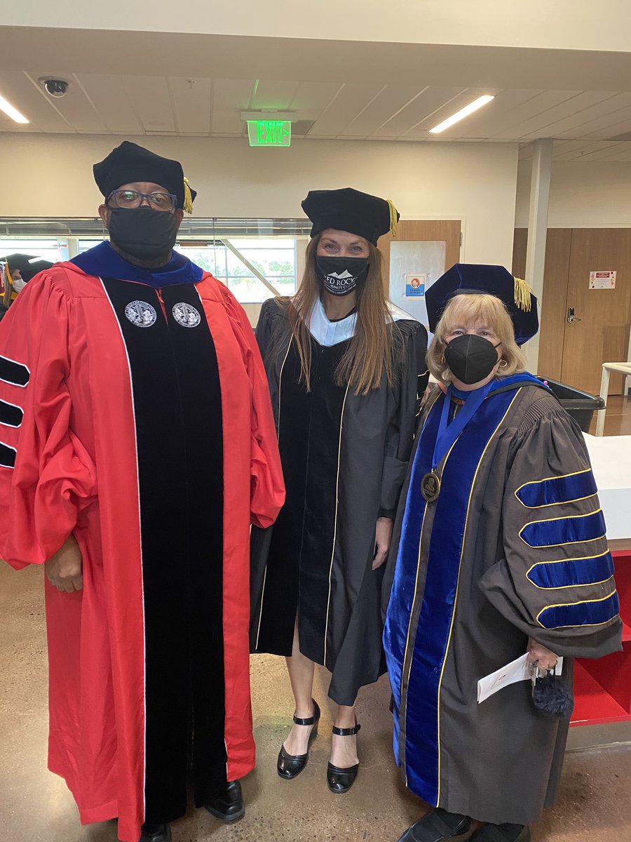 PhysicsPhD4Me's tweet photo. Congratulations to the graduates of the Physicians Assistant Program! #academia #rrcc https://t.co/xpztGKHNcA