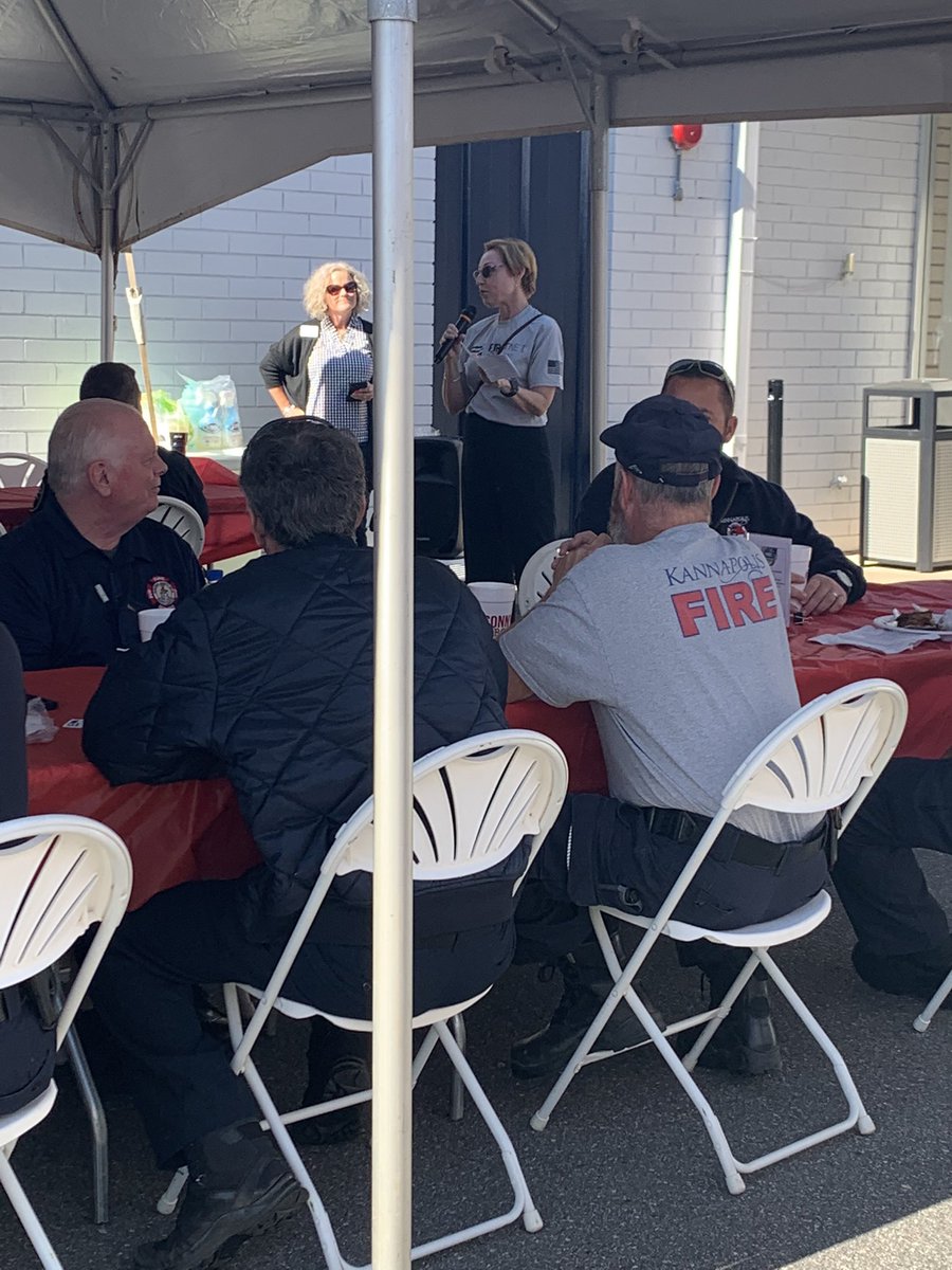 Mradams2288's tweet photo. Had a great time with @evans01 and @Dawnisha20 feeding the first responder in Cabarrus county !
@DomDavis_ @404girl @jerryfornwalt @julestwentysix https://t.co/IdZU3SjLYN