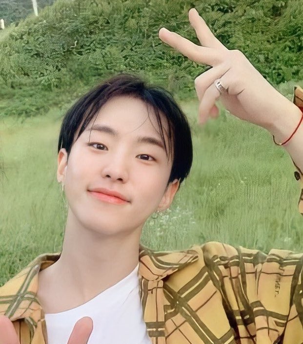 Jonjalim's tweet photo. 39. 세븐틴 호시 https://t.co/FGjJS7xcrI