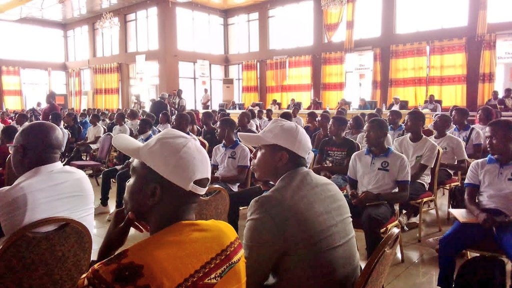 DefyhatenowWCA's tweet photo. #defyhatenow supports peacebuilding efforts in Cameroon w/tech-based solns like our #HyracBox offline server & #SocialMedia #HatespeechMitigation #FIELDGUIDECameroon resource package aimed 2 promote peace processes in remote areas w/ limited or no internet access.
#SMConf2021 https://t.co/VUjJ3u2V9t