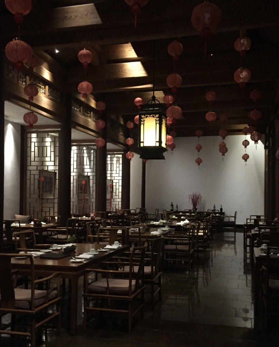 With the holiday season almost upon us, we thought we'd share this napkin folded by the one and only @marthastewart <a href="/marthaliving/">Martha Stewart Living</a> (who we met in Beijing in 2020) that looked like a kimono. Perfection. So many amazing memories at the iconic <a href="/Amanresorts/">Aman</a> Summer Palace.