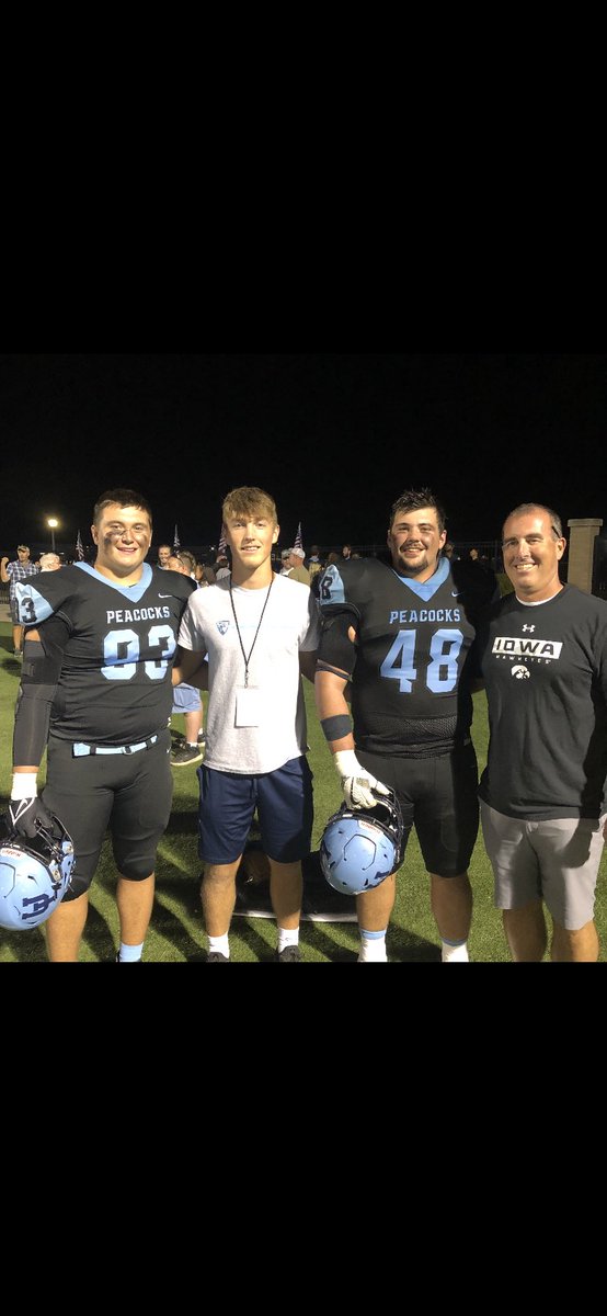 coachtp20's tweet photo. Best of luck to these two guys today as they put on the pads for the last time!! Couldn't ask for two better examples of young men who do things  the right way! Great leaders with high motors, positive attitudes, high standards, and high character! @rpforts @Smithlaith67 https://t.co/TfDLyO8nkX