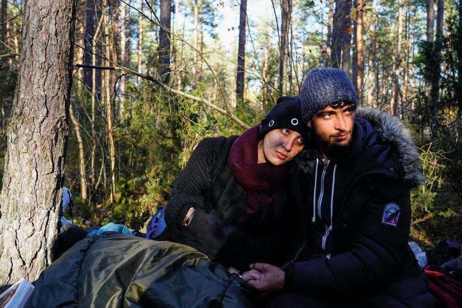 Pologne : reportage avec des réfugiés en enfer parismatch.com/Actu/Internati…