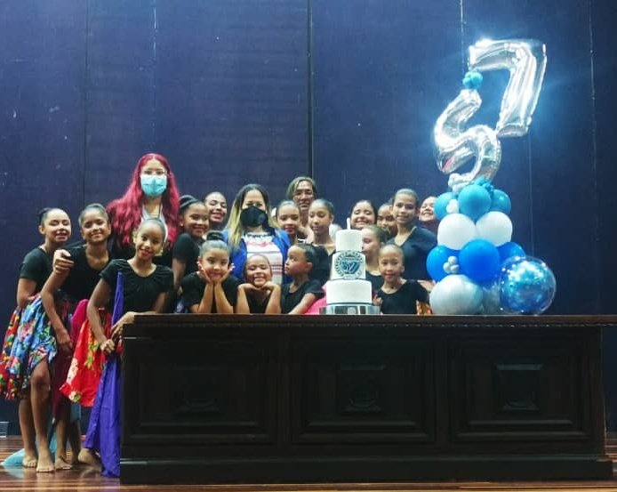 Celebro el Día Municipal de las Relaciones Públicas! Agradezco al <a href="/IUDERP_/">IUDERP</a> por conferirme la Orden  en su Única Clase Dr Julio Corredor en el marco de su 57 aniversario! Un abrazo fraterno a toda la comunidad #iuderpista: docentes, egresados, estudiantes. Las #RRPP son el futuro!