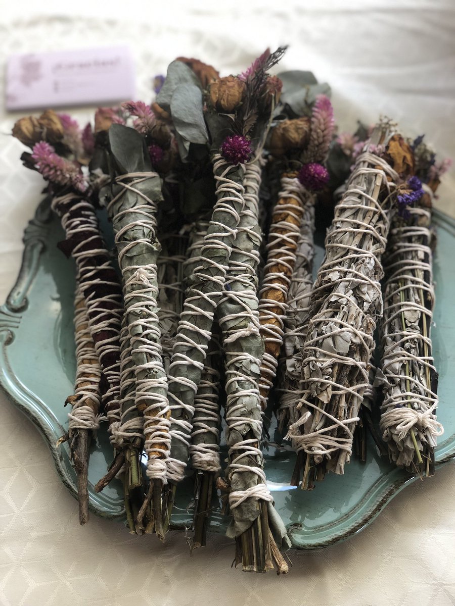 arlennemartine1's tweet photo. Hoy estamos en La Ciudad del Saber en él área del Food C .
Acompáñanos y conoce nuestros productos artesanales . Hechos por manos panameñas.
Síguenos en IG Casa Aroma_ https://t.co/LnWZ3H8YCf