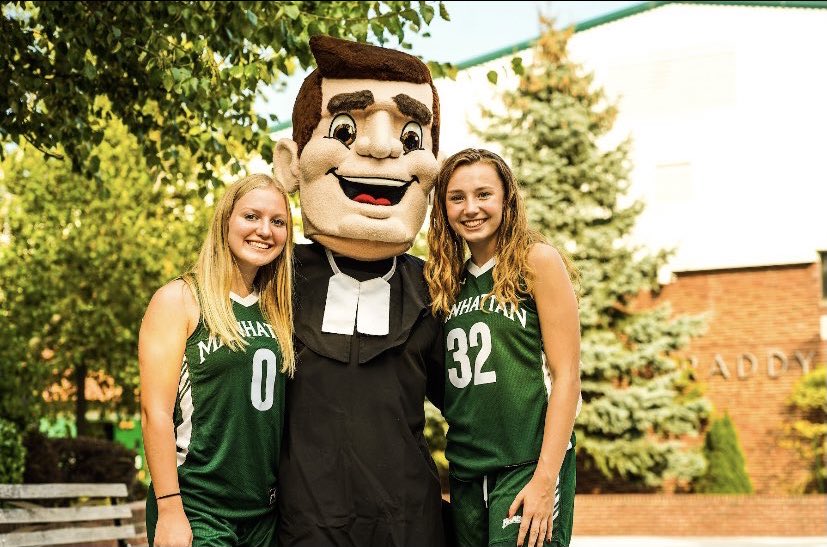 All kinds of HAPPY knowing I get to coach these two WINNERS 💚🤍 ⁦<a href="/annebair24/">Anne Bair</a>⁩ ⁦<a href="/AlyssaCostigan/">Alyssa Costigan</a>⁩ #playGREEN