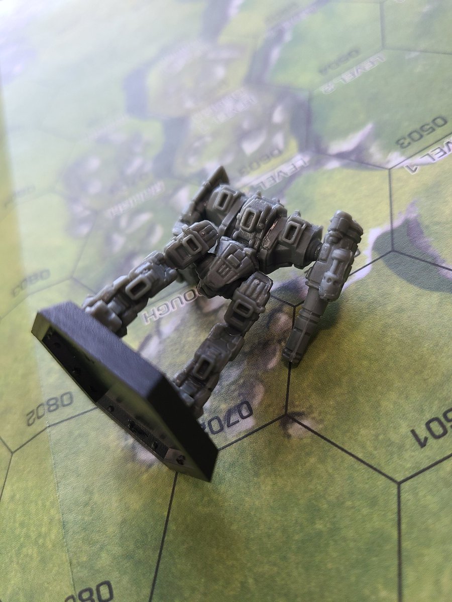 LoserMLW's tweet photo. Learning to play some @BATTLETECH_Game today with @GGKayleesama &amp; @MoldyNolds!

Gravel is slippery, y'all. 😂 
#firstmove #falldowngoboom https://t.co/TrkzDSt2RK