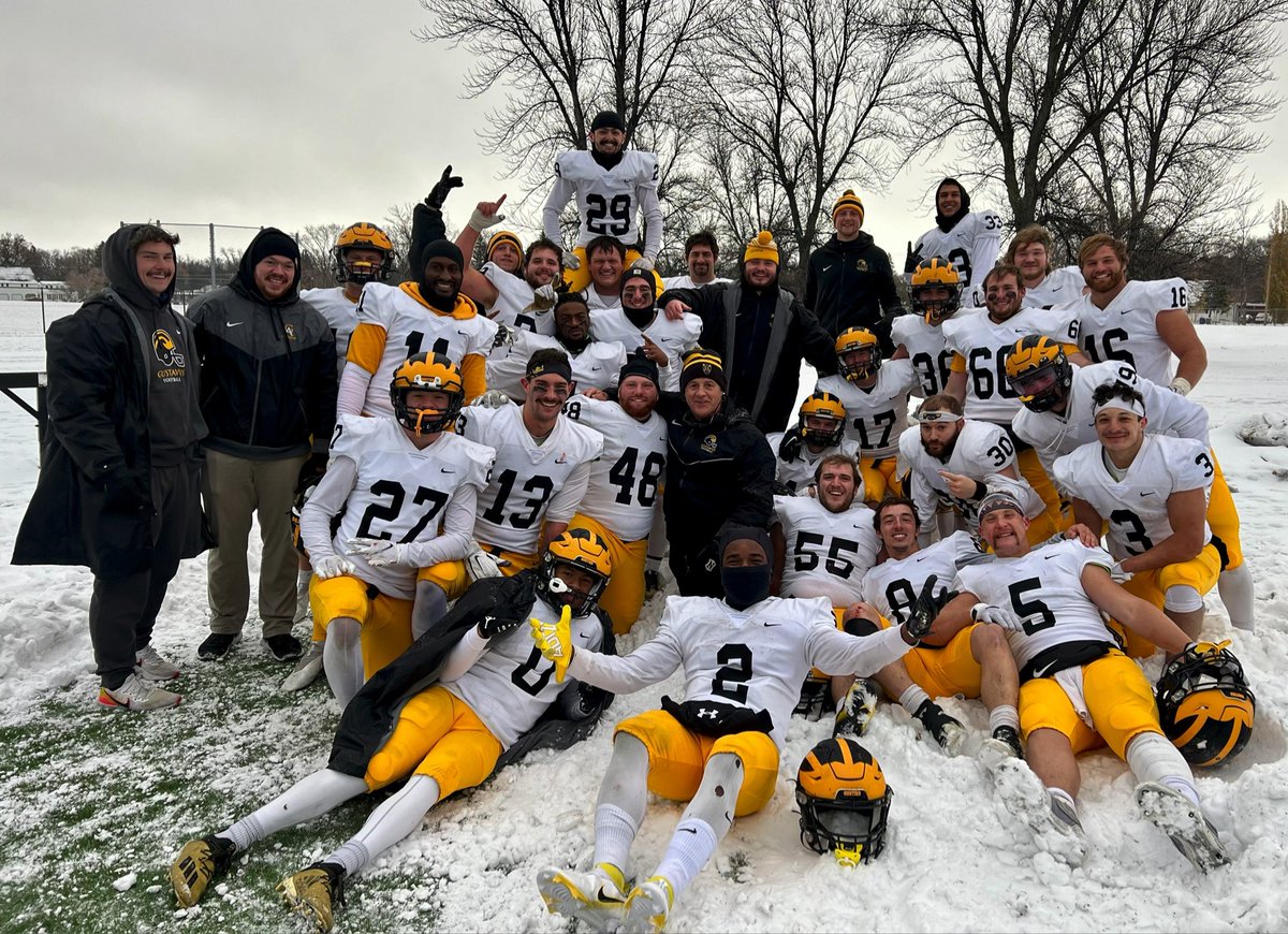 gustiefootball's tweet photo. GO GUSTIES 

Thank you seniors!! 

#GET23 #gogusties https://t.co/qyJPofIXN9