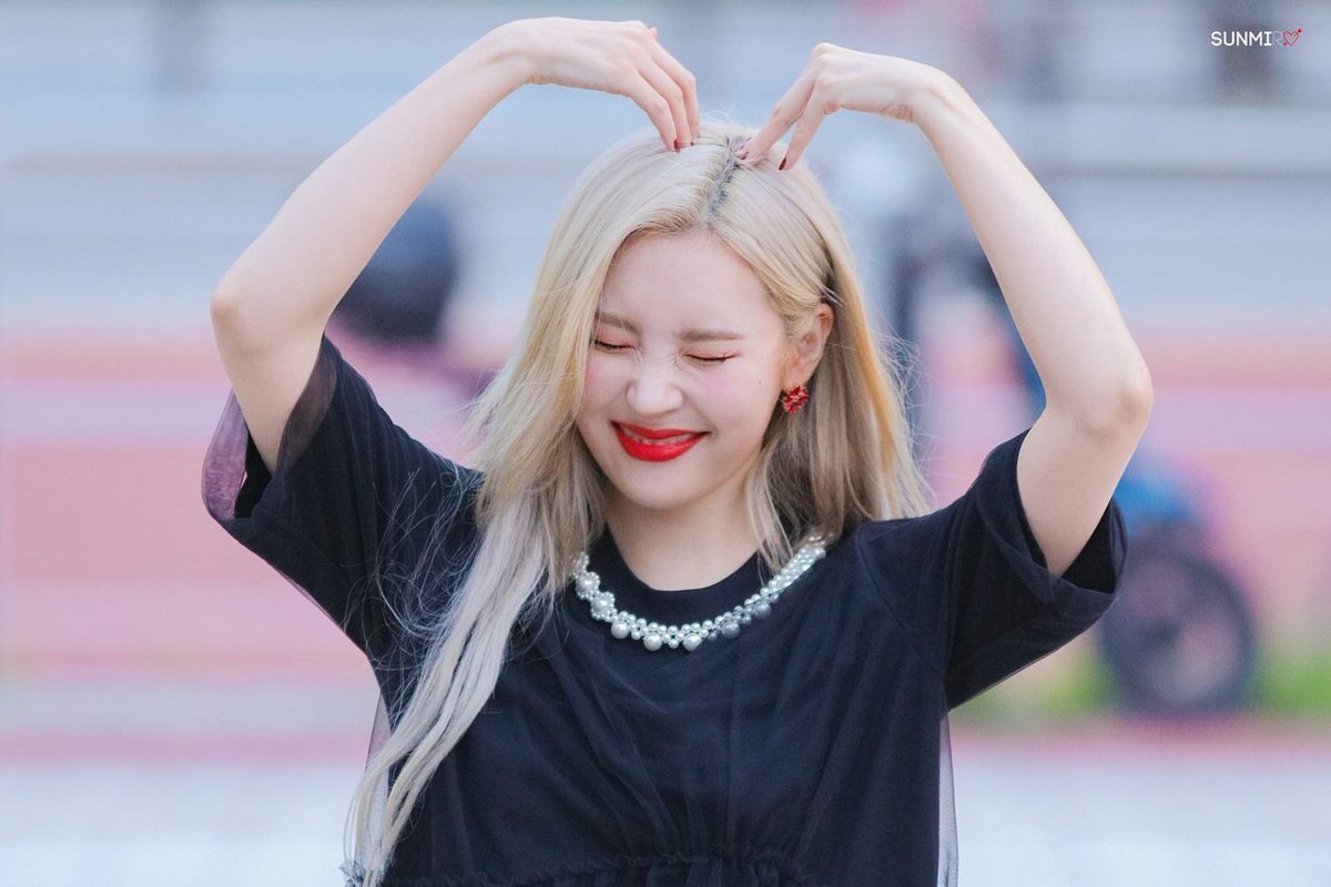 fzcollei's tweet photo. ⠀⠀ . ⠀⠀ ⌦⠀⠀  # ⠀ 𝗬𝗢𝗨𝗛𝗔͟ ⠀⠀ ! ⠀⠀ _ ♡ ⠀⠀ ꜜ ⠀⠀ ｢ ⠀nᥱws ⠀⠀ 乀 ⠀⠀ #HBDTOTARA ⠀ ≽ ⠀ #TARA1STFANMEETING

Muy felizmente he llegado al fanmeeting de TARA y he traído un par de regalitos pues sé que hoy es su cumpleaños. https://t.co/WqLRaf9WH4