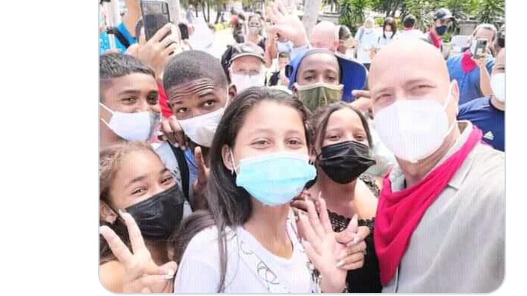 Lo que molesta es que ese Toro tenga a un pueblo que lo respalde.
#ConCubaNoTeMetas 
#CubaVive