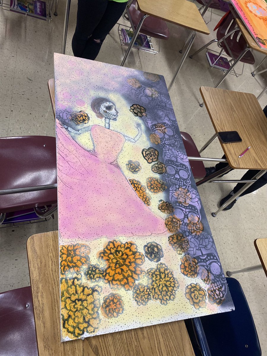 HighMuskego's tweet photo. Everybody had a ton of fun painting ceiling tiles this past Thursday in Spanish club!! @loefflerbell @MHSIrvine @MuskegoNorwaySc https://t.co/ojwfSAknsu