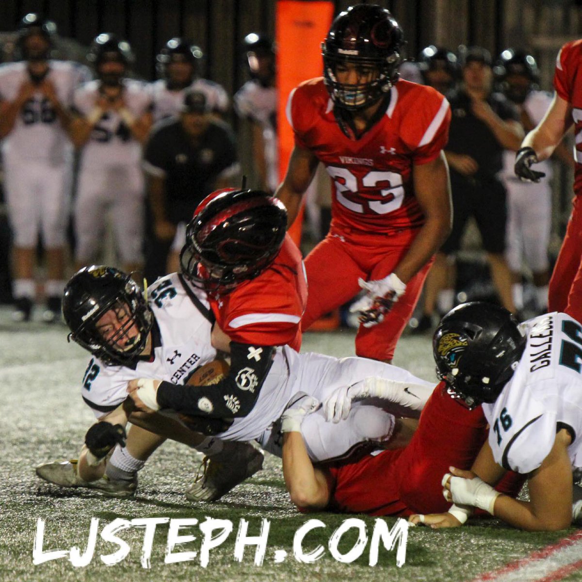 boulevardsteph's tweet photo. What a game !!! @LJHSVIKINGFB @VCJAGSFOOTBALL @Makai_21_Smith winning catch ! More pics by @ljsteph1 at  https://t.co/3NfvborWFH https://t.co/qWwrQUA7g5