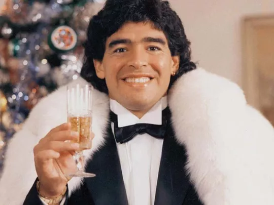 PPelotaFPC's tweet photo. Vivimos en una sociedad en la cual se insulta, se ataca y se persigue a cualquiera que cuestione a Diego Armando Maradona. Ya pasó con Nicki Nicole, y ahora con Duki. ¿Y saben qué? ME PARECE PERFECTO, ASÍ DEBE SER. https://t.co/lHg96YbkQD