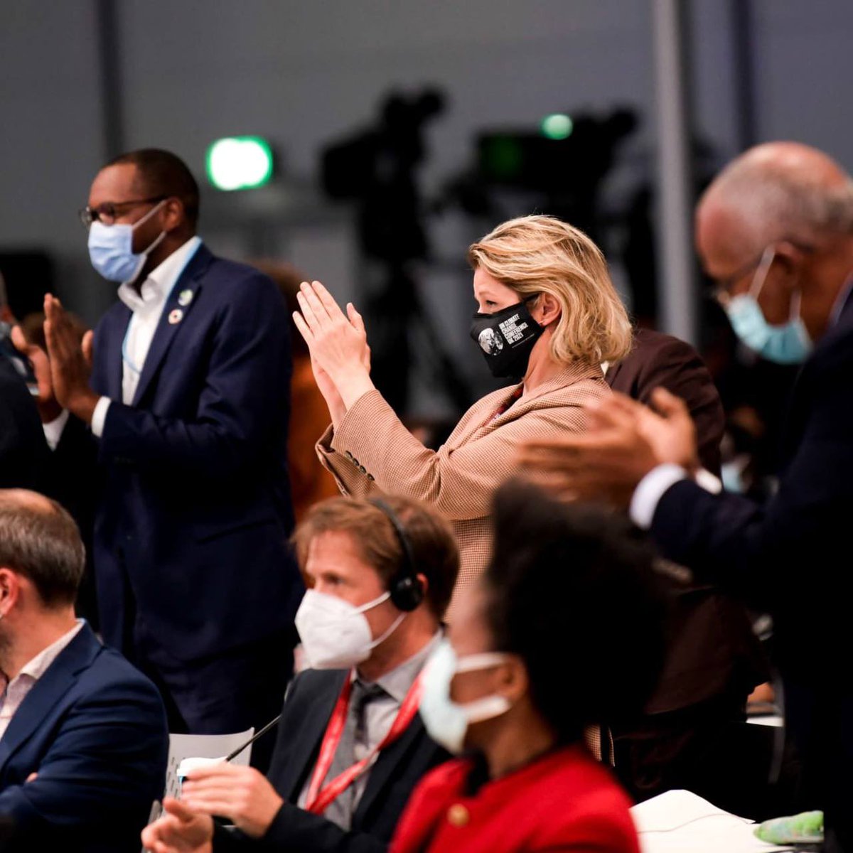 barbarapompili's tweet photo. La #COP26 aura été une nouvelle étape du combat climatique, même s’il nous reste beaucoup de chemin à parcourir. 

Le pacte de Glasgow est un compromis utile qui finalise les instruments de l’Accord de Paris. 

Une COP est une accélération, pas une conclusion. Continuons. https://t.co/oNUhmqlo0w