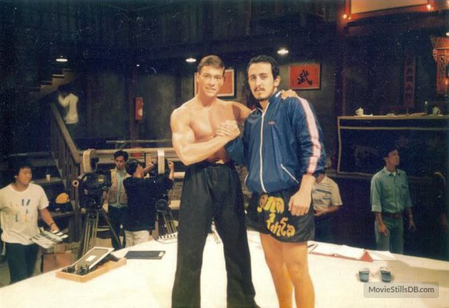 KFMovieGuide's tweet photo. #BehindTheScenes: Filming #Bloodsport (1988) in Hong Kong, featuring @JCVD, #BoloYeung, #DonaldGibb, #PauloTocha, #KennethSiu, #DavidHo and more.

Review 👉 https://t.co/NB4vlWfsgR https://t.co/hSWV8lK1R1