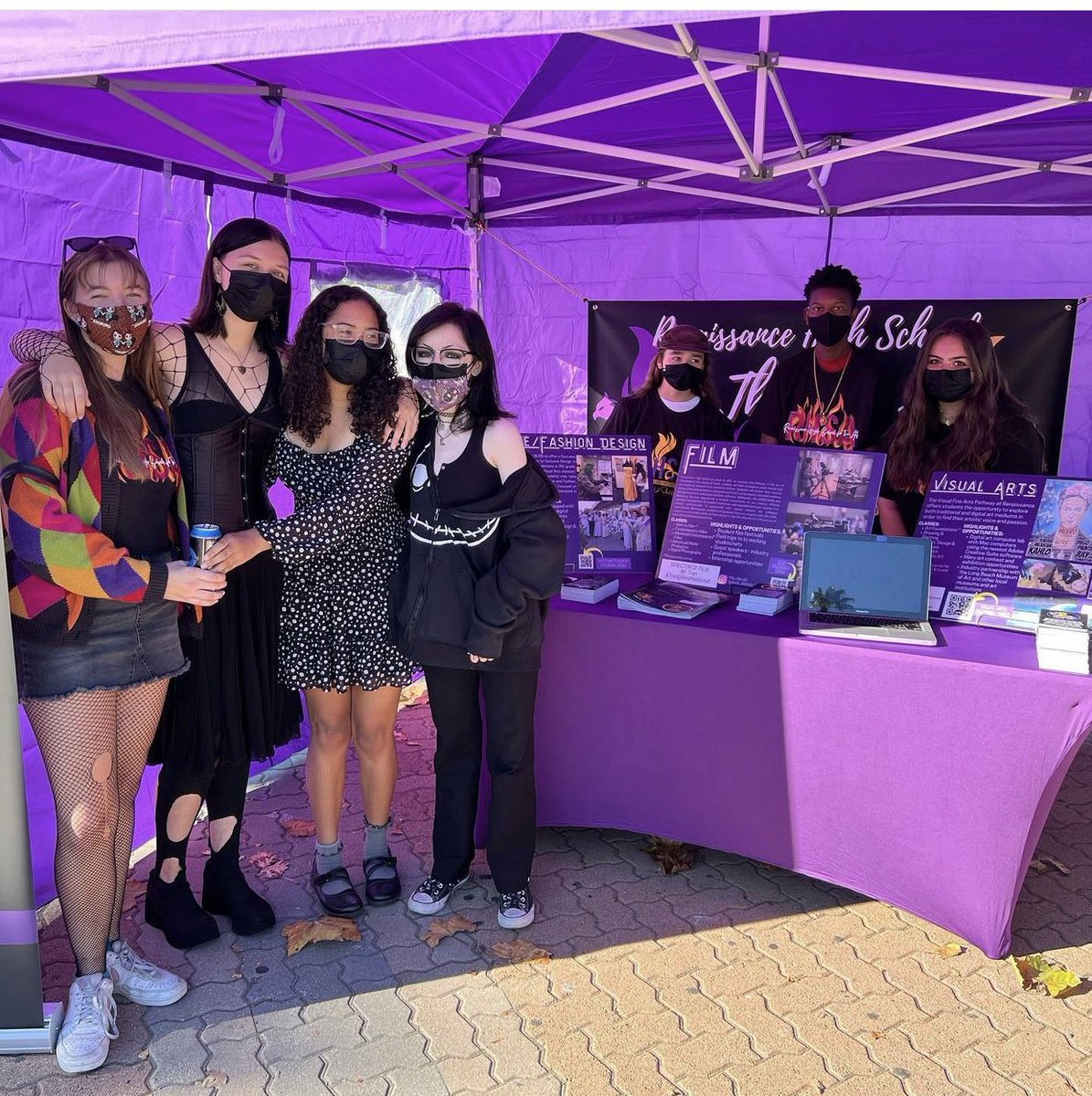 ItsonAndrea's tweet photo. My first High School Choice Fair as Renaissance Pathway Coordinator is in the books! So proud of our Ambassadors and presentation! So excited to meet more artists and their families at our Site Night Dec 9th! 💜💛#rhsariseup #ProudToBeLBUSD #choicefair https://t.co/Y1YmitDKat