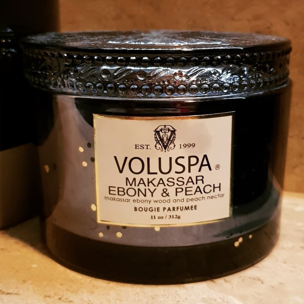 MassageVoyeur's tweet photo. #velas #velaaromatica #velasdecorativas #velasaromaticas #velasperfumadas #veladepessego #candle #candles #candlelight #candlelover #candleaddict #candledecor #candledesign #candletime #luz #luzdevelas #luzes #voluspa #voluspacandle #makassarebonyandpeach #bougieparfumee 🕯🍑🌳💓 https://t.co/jChpONGpAY