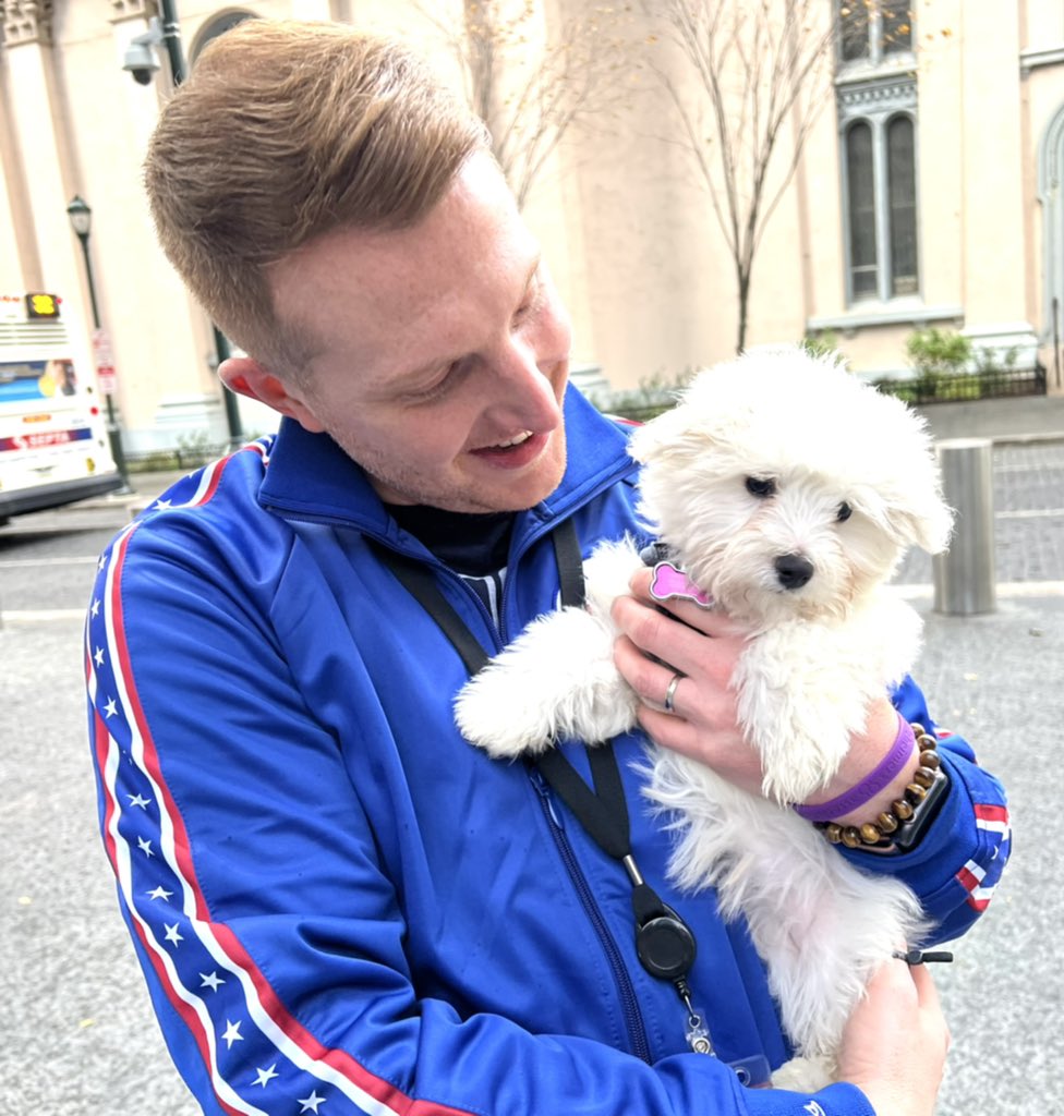 NakanoDenise's tweet photo. It’s not easy pulling @SteveSosnaNBC from his forecast, but everyone even #workhubby can use a quick puppy break.
It’s the Meteorologist and Mochi!
#whocanresist
#MeetingMochi https://t.co/CDlq5s2v44