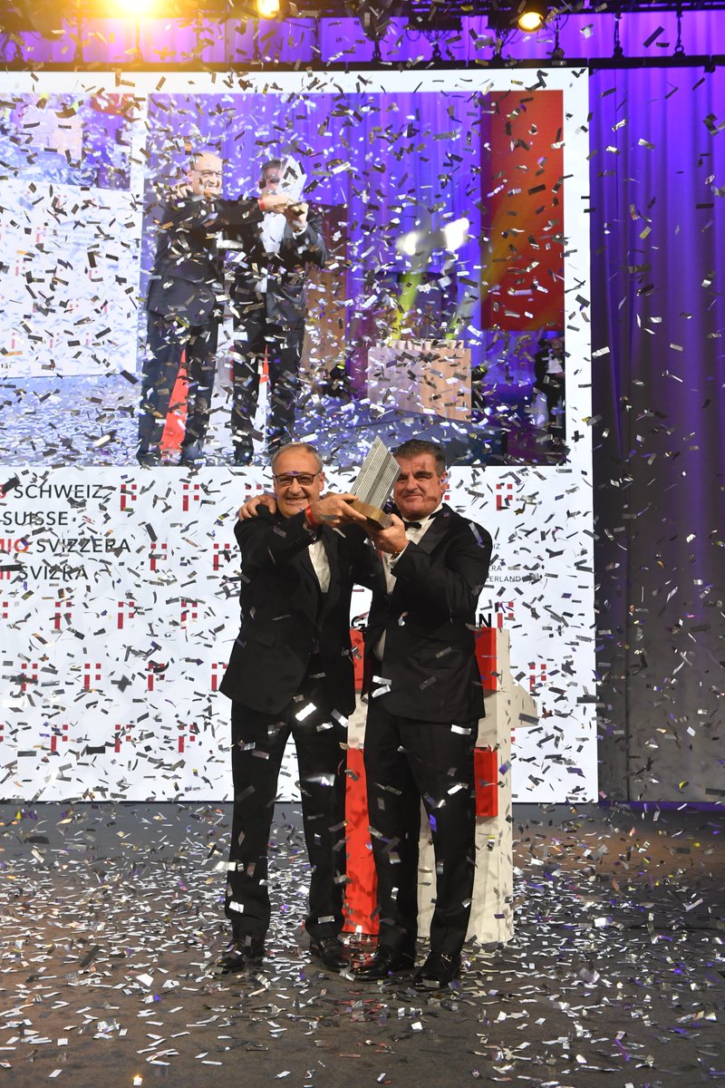 PrixSuisse's tweet photo. Der erste Prix Suisse geht an Peter Spuhler. Einige Impressionen dazu. #prixsuisse

@NZZ, @sonntagszeitung, @Handelszeitung, @tagesanzeiger @ParmelinG https://t.co/gi1iAYbCfc