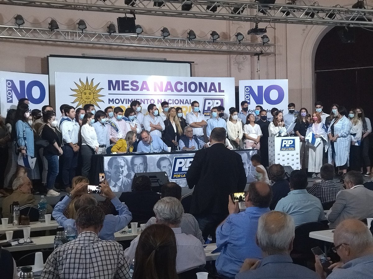 CurutchetHector's tweet photo. Hermoso y emotivo congreso de Por la Patria.ARRIBA EL PARTIDO NACIONAL https://t.co/BlxGFR00lu