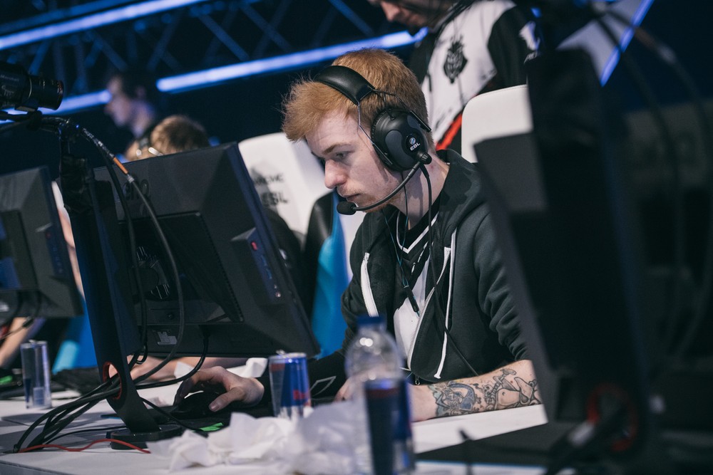 AnalisesR6's tweet image. 🇩🇰 .@Pengu (All-Time)

Kd: 2268/1714 (+554)
Open Duels: 239/194
1vX: 56  Plants: 105

KPR: 0.82  SRV: 38%
KOST: 70%

Attempts Open Duels: 15.6%
Success Open Duels: 55.2%

Rating AnalisesR6: 1.24

🏆 14 Titles (S-Tier and A-Tier)

🔥🤔

📷 Bruno Alvares/Rainbow Six Esports Brasil