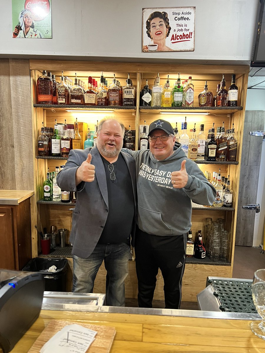 warrenzap's tweet photo. Come say hi to Ray at the Transit Smokehouse &amp; BBQ // great food and customer service #Edmonton #brisket #music https://t.co/g4O7edgCNR