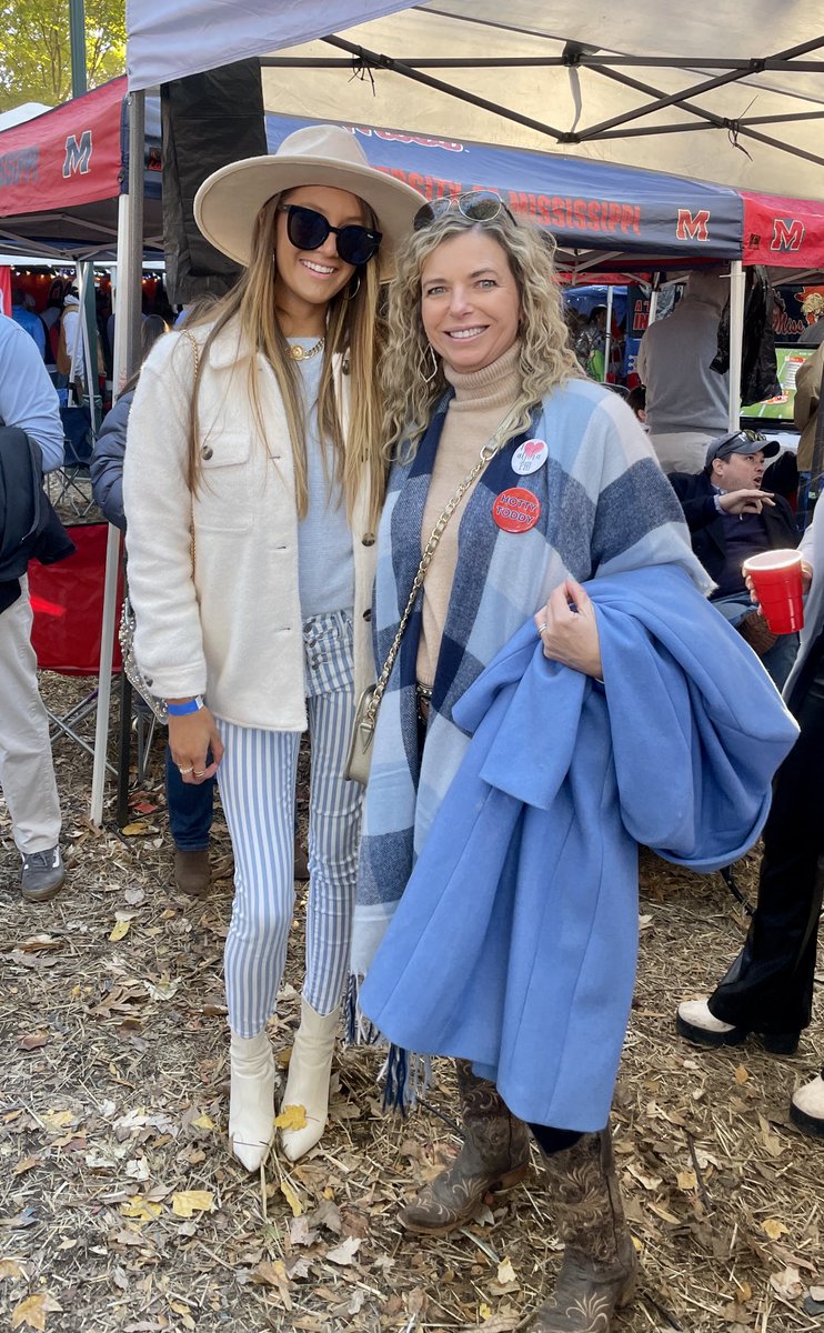 patti12471's tweet photo. @TheRebelWalk #Grovin #HottyToddy https://t.co/7roNhM7UVG
