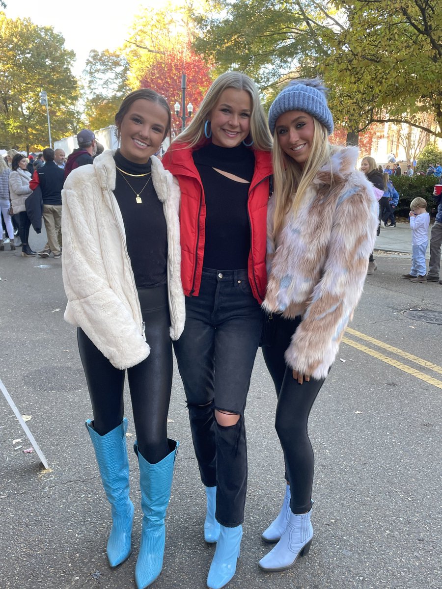 patti12471's tweet photo. @TheRebelWalk #Grovin #HottyToddy https://t.co/Iq5kuz8FEz