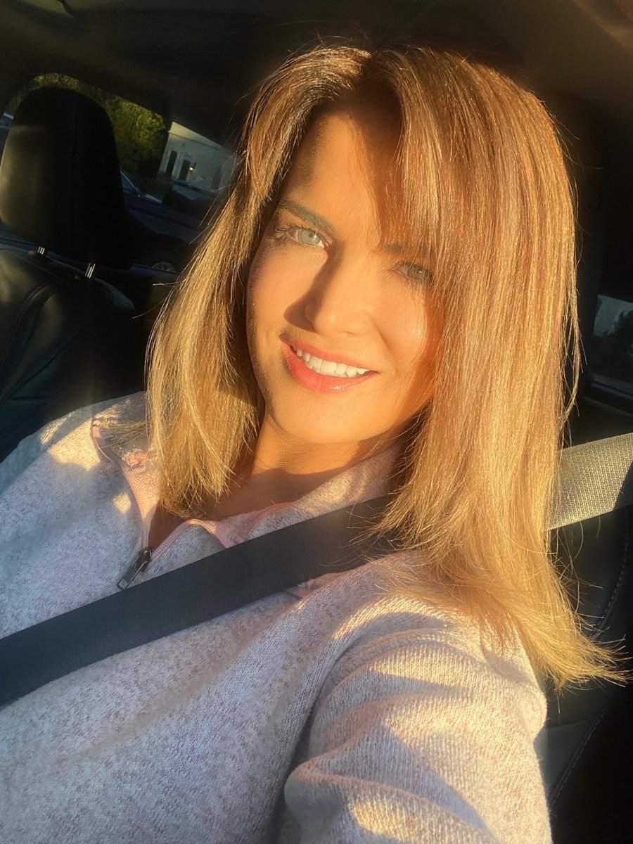 MelissaFox26's tweet image. Salon day, feeling refreshed! Gonna have to get dressed up &amp;amp; ￼talk the honey into a night out on the town! 😆 Hope you're having a fabulous weekend.￼ 💋
