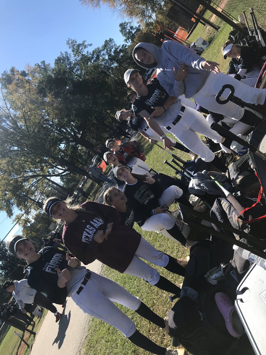 rhine_coach's tweet photo. Texas Fusion Gold 18u with another W this morning at the USA Gold Cup. @RhineFusionGold https://t.co/EYMBqDQKkM