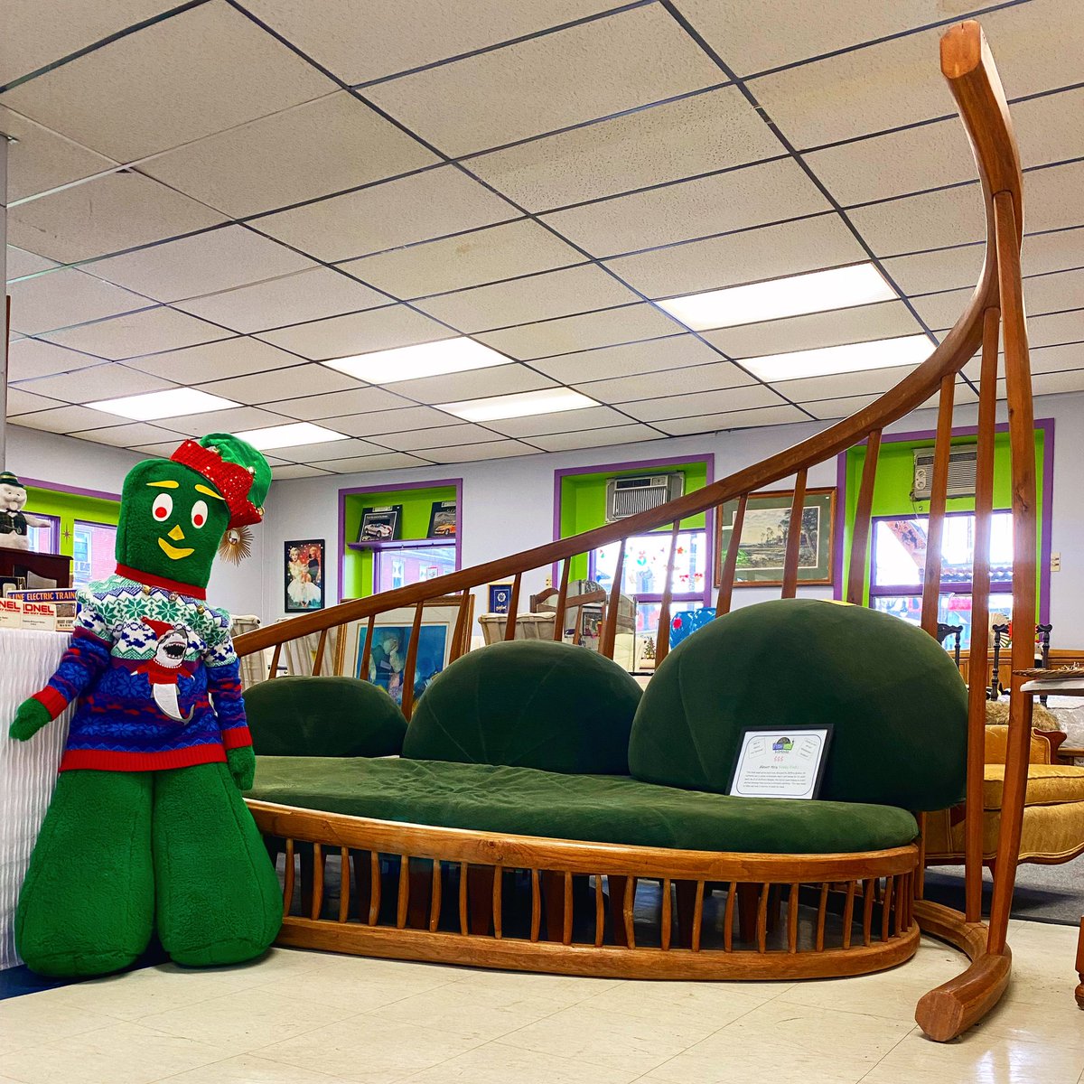 Funky_Finds21's tweet photo. Gumby is gearing up for the holiday season! Stop by our store in Lemoyne, PA for your holiday shopping 🎄 we have everything from Christmas decor, gifts and more! #SupportSmallBusinesses #Christmas #Gumby #uniquegifts #HolidayShopping #WeGotDeals #FunkyStuff #VeteranOwnedBusiness https://t.co/sdN3AfE2ZI
