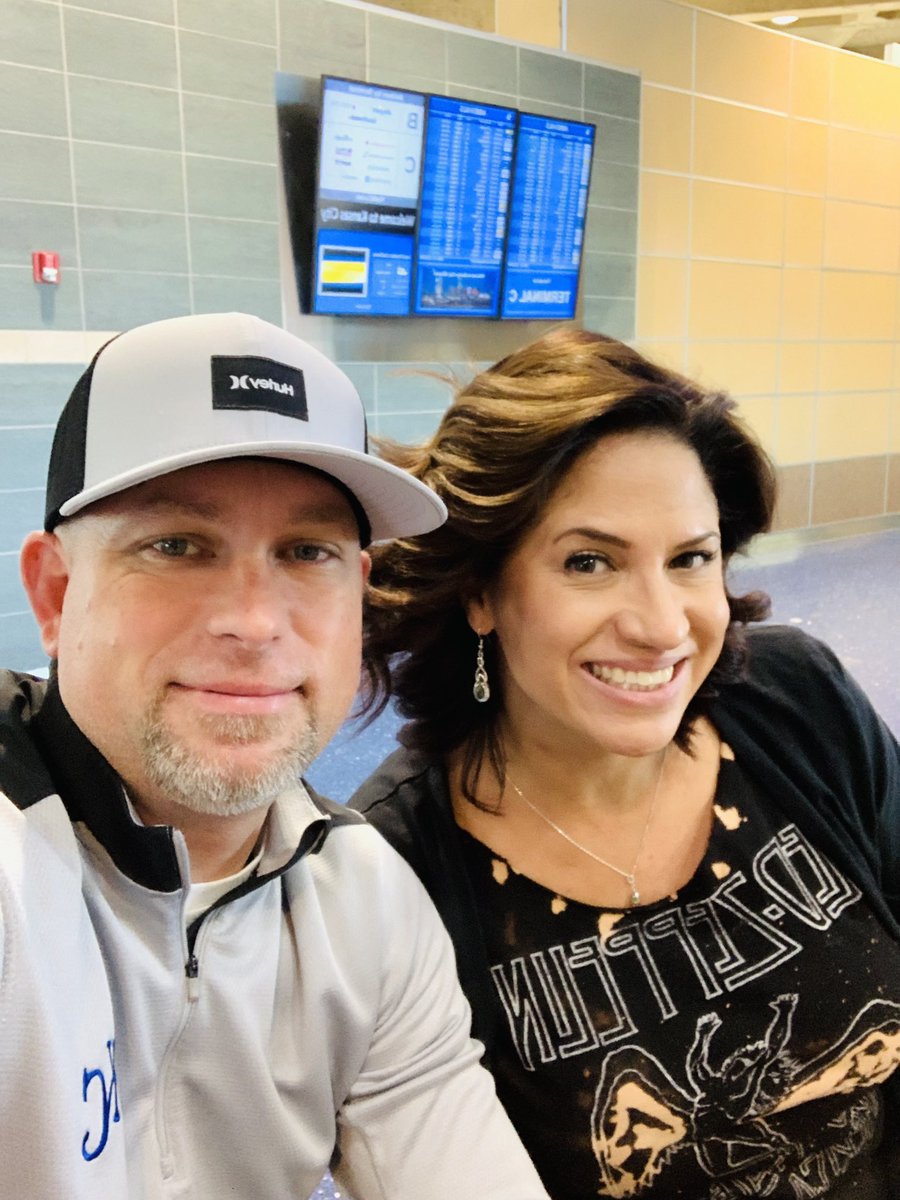 TroyMckenna1's tweet photo. Fresh Kicks ✔️
Beers ✔️
🔥 Wife ✔️

#NextStopVegas ✌️✈️ https://t.co/jlGrUuiE4R