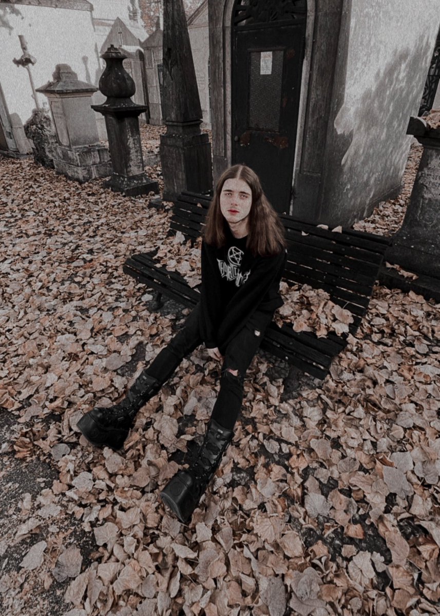 graveyardalex's tweet photo. When the fullmoon lights cemetery's valley
Winds of frost strike my tomb
When I am in eternal sleep https://t.co/qf0SGYy1KO