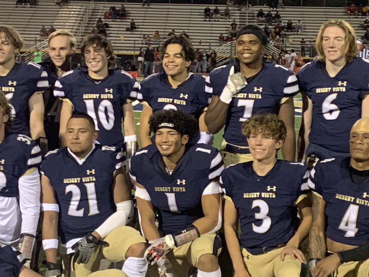 Senior Night!
@thunderfbfamily <a href="/Noahprz/">Noah Perez</a> <a href="/ColemereCade/">Cade Colemere</a> <a href="/devon_grubbs09/">Devon Grubbs</a> <a href="/NickLyons2022/">Nick Lyons</a> <a href="/frankieViera/">Frankie “big 2️⃣1️⃣” Viera</a> <a href="/DennisTavian/">Tavian Dennis</a>