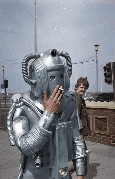 doctor who behind the scenes 🎬 tweet media