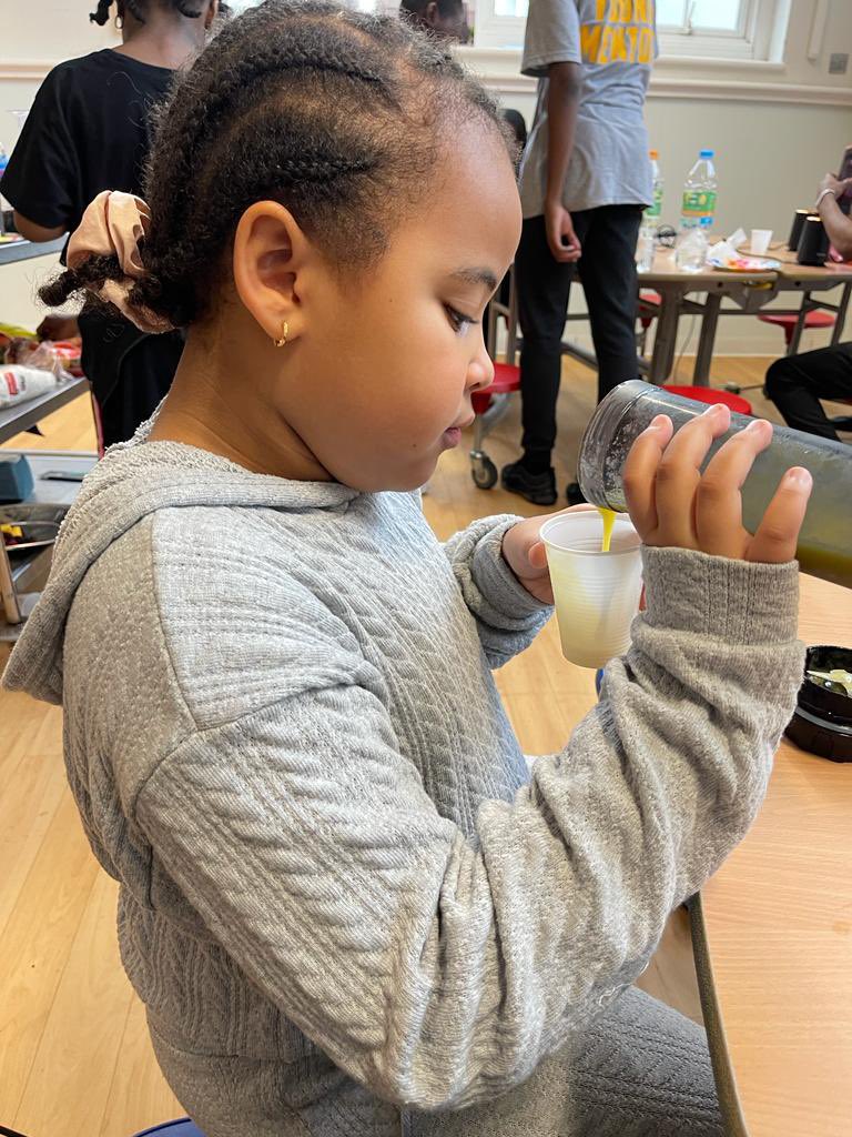 RTS__UK's tweet photo. October Half Term Sports Mentoring Camp

Day 4:

We delivered activities that educated young people on the importance of balance, creativity, and courage. Whether it was about having a balanced diet 🫐🥝🍹, having a balanced mindset 😊, or literally balancing on their heads 😅🤸‍♂️ https://t.co/AbyNgloN79