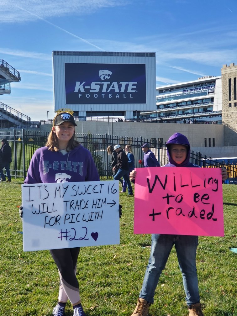 peeneenut's tweet photo. Will make her sweet 16 dream come true if she gets her picture with Deuce! 🎁 
Go Cats!! 💜🏈🤍🏈
@C_Vaughn22 @KStateFB #KStateFB #Kstategameday #kstatefootball https://t.co/WGVLmNwkqB