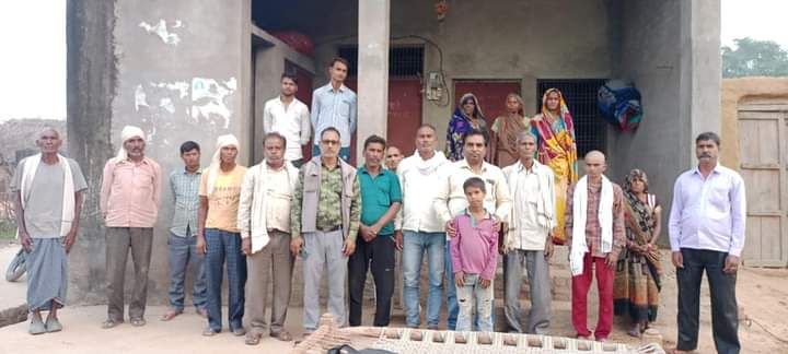 दिनांक 09/11/2021 जनपद कन्नौज में चल रहा है बहुजन मुक्ति पार्टी के 14 नवंबर इटावा महारैली प्रचार प्रसार के तहत ग्राम तेजापुरवा में नुक्कड़ सभा !!
#EtawahMaharallySupportsBMP
