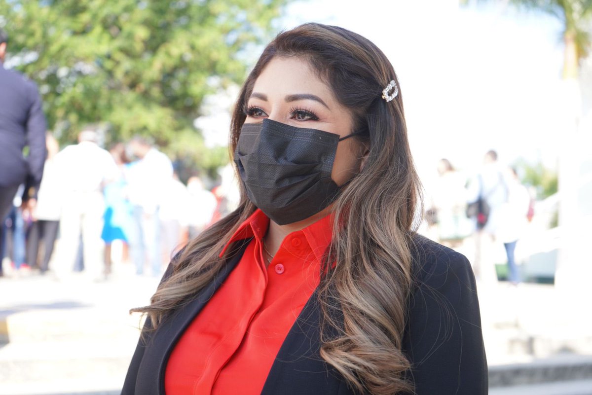 lizconcha's tweet photo. Hoy rendí protesta como Diputada local por el #Distrito04 ¡Es el momento de cumplir! Gracias a todas y todos por su apoyo.
#DiputadaLizConcha  #Distrito04 https://t.co/GnM3pF685X