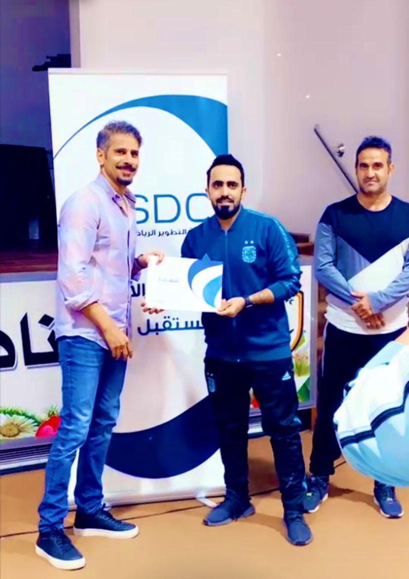 الحمدلله أنهينا المشاركة في دورة المهارات الأساسية للتحليل الفني في كرة القدم المقدمة من  شركة التطوير الرياضي 
<a href="/TattweerSDC/">الرياضية SDC</a> 

كل الشكر لهم على حسن الاستقبال والتنظيم..❤️

والشكر موصول للدكتور طارق الجلاهمه <a href="/Dr_T_AlJalahmah/">د . طارق الجلاهمه</a>  
الذي اضاف لنا الشي الكثير من العلم وفن التحليل🤍