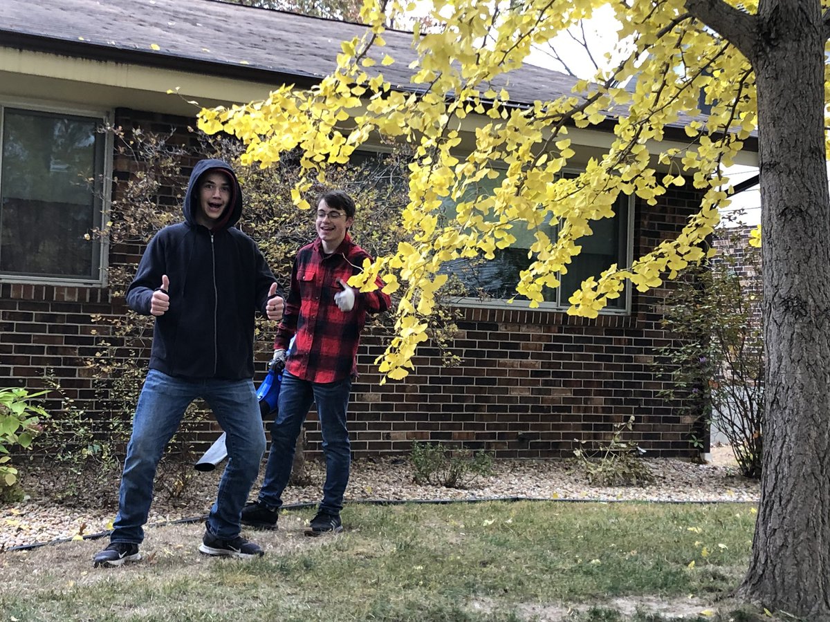 OHSAPChem's tweet photo. Successful @Oakville_StuCo take and run this morning!  We got to all of our houses and did some raking at a few extra.  Thanks to all who turned out on this cold Saturday morning!  @OHS_Tigers #msdr9 https://t.co/PjQnBJi5dr