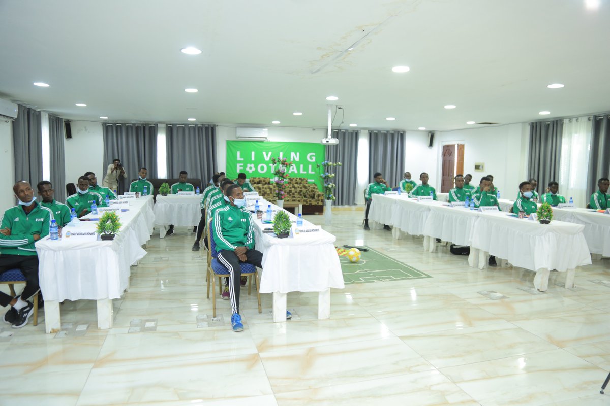 Somali youth referees train at a FIFA MA course 
somsoccer.so/english/articl…