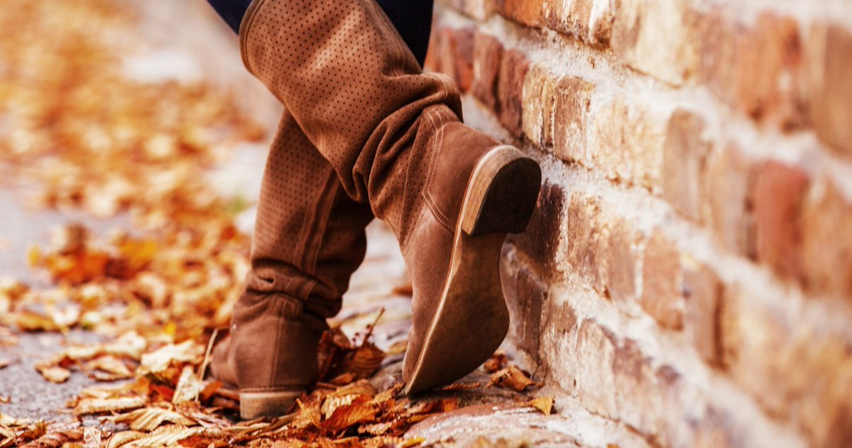 Whether you prefer a preppy or more rugged autumn style, you’ll need a sturdy pair of wide calf boots that can weather the season and are easy to walk in— especially  if you’re shepherding the kids around. 

l8r.it/njUB