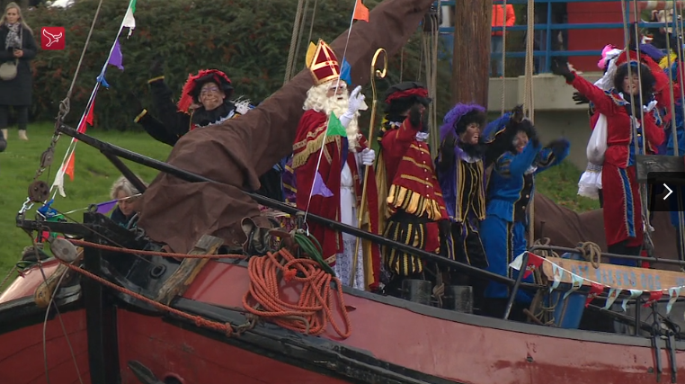 weermanrobert's tweet photo. ๐ Een VRESELIJK leuke dag gehad als weerpiet/kanariepiet bij de #IntochtSinterklaas in #Emmeloord. Ontzettend (gezellig) druk met mooie beelden van @OmroepFlevoland. Dank aan alle vrijwilligers en #stepnop voor de ontzettend goede organisatie. Het weer was ook uitstekend! https://t.co/qBT9v4SzwJ