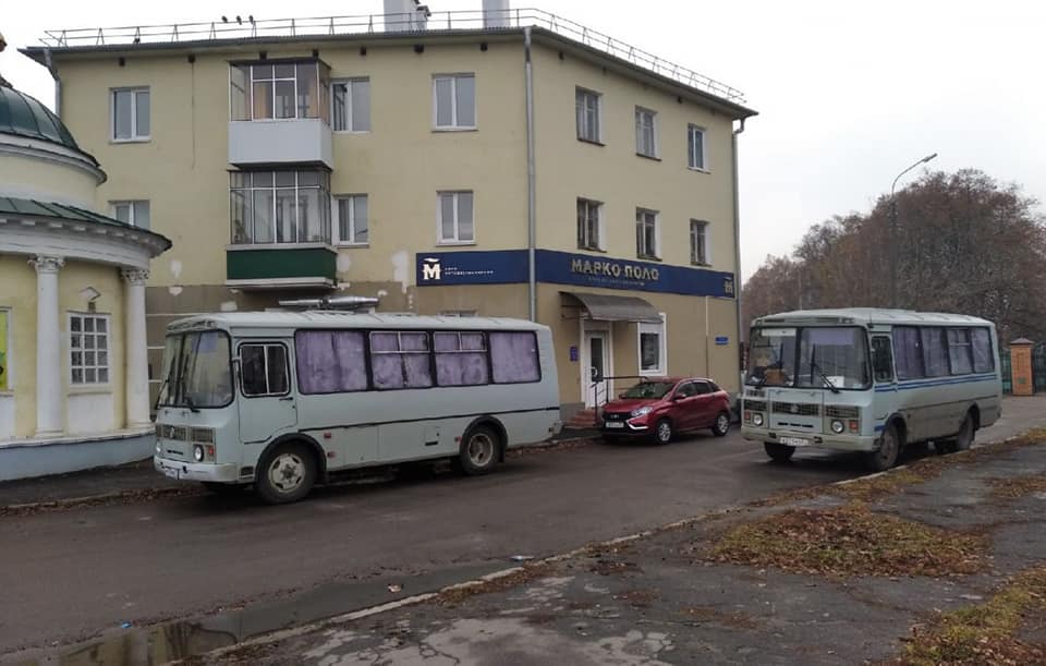 ivanbeletskiy's tweet photo. В Орле Русский Марш от сквера Генерала Ермолова. 2 автозакока было, никто "винтиться' не стал. "Кадыровскому беспределу место на нарах, слава Генералу Ермолову!".

#русский_марш #орёл https://t.co/wllbtdvHvt