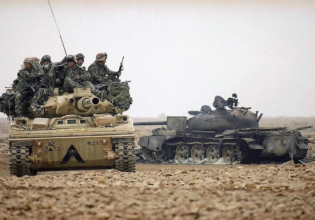 TRUFAULT's tweet photo. ... around a half-dozen #missiles at Iraqi bunkers and destroying a single #Type59 tank. None were destroyed during the Gulf war but were finally retired in 2003.
🇺🇸📸
@USArmy #tanks #History #tankmen #militarypics #Gulfwar #Irak #Warzone https://t.co/ARBcfnykg2