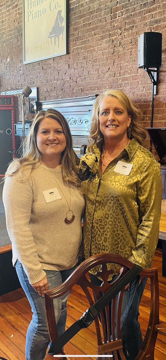 AndreaATimR6's tweet photo. Today was our 2nd Beyond the Bleachers Coach's Wives Brunch. It means so much to spend time with strong women who have walked the walk as a coach's wife. These 2 have had an impact on my life. #LifeWithCoach #BeyondTheBleachers https://t.co/rVrj39tsRd